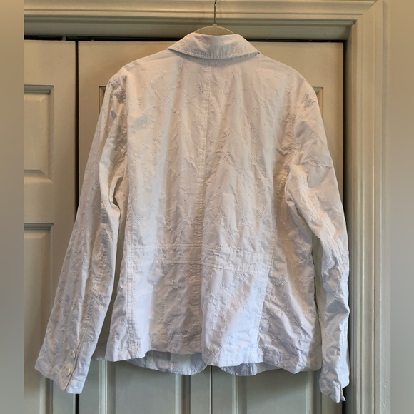 i.e. relaxed, vintage white eyelet blazer, beautiful & so easy to wear! 2X - Picture 2 of 16